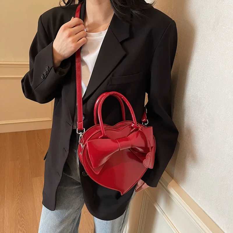 LEFTSIDE Small PU Leather Heartshaped Crossbody Bags for Women 2025 Spring Y2K Fashion Shoulder Bag Females Handbags and Purses Z251024