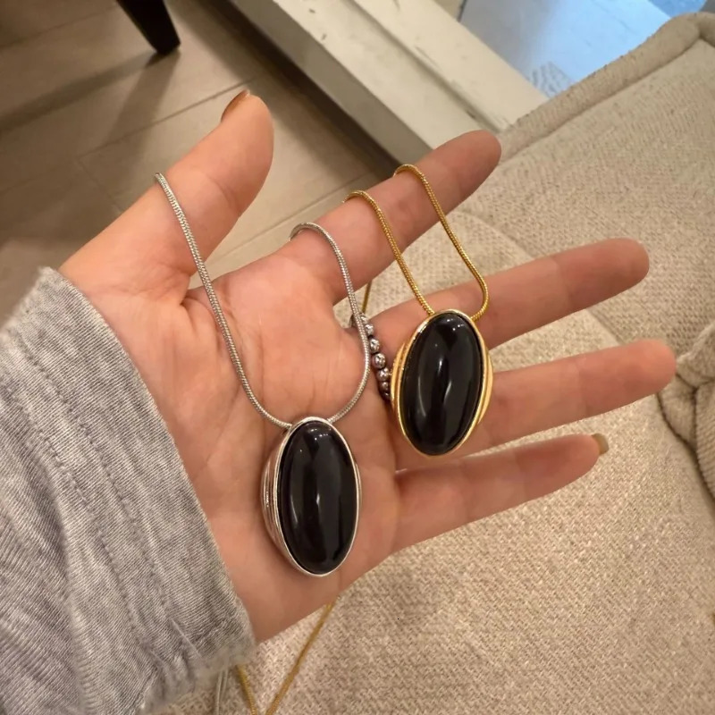 Fashion Jewelry Vintage Temperament Oval Pendant Necklace For Women Party Gifts Simply Accessories Trend 251023