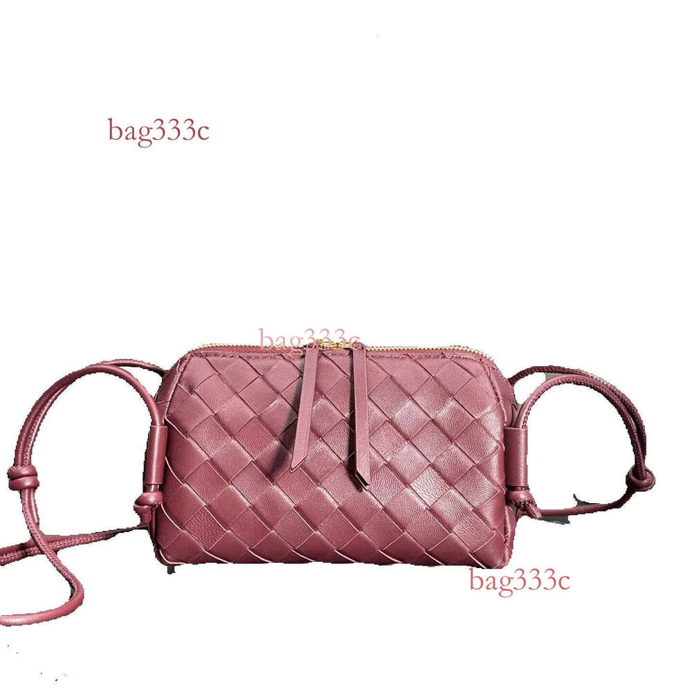 New Handmade Woven Shell Single Shoulder Crossbody Cloud Handbag Knotted Zipper Small Square Bag Cowhide Woven B Bag