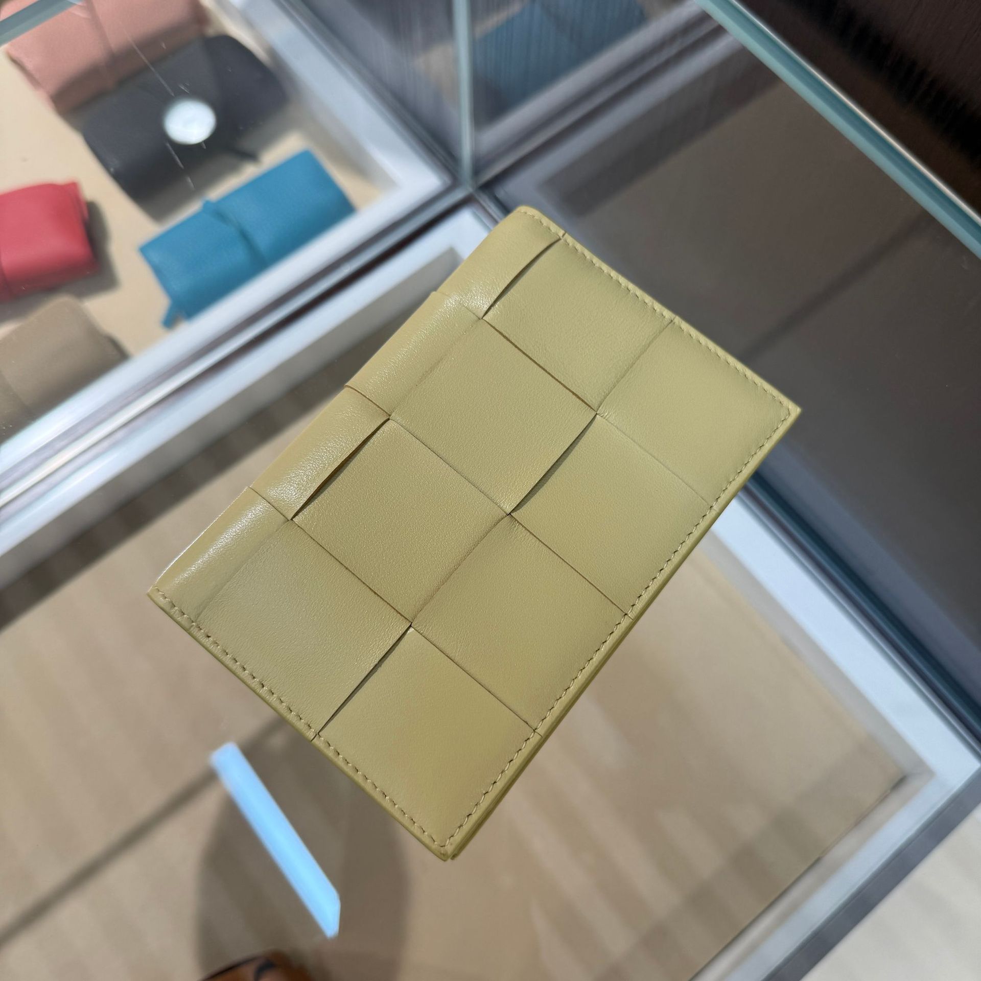 2025 Sheepskin Handmade Travel Passport Bag Soft and Multi-functional Card Holder Genuine Leather Portable Passport and Document Organizer Passport Co