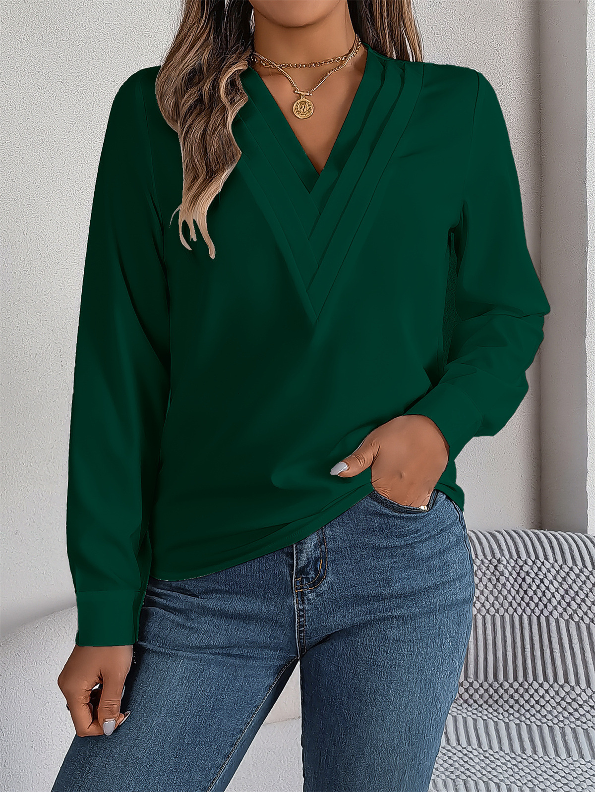 Long Sleeve Shirt Womens 2025 Autumn and Winter New V Neck Top
