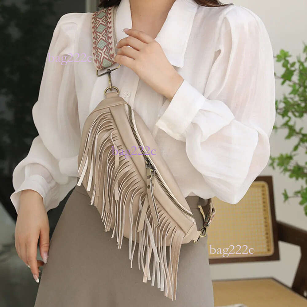 Rretro Tassel Pleated Ladies Fanny Pack Euro-America PU Leather Solid Women's Bum Fashion Fringe Chest Bag With Guitar Strap H7.1#39