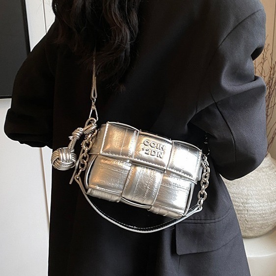 Luxury Brand Designer Bag High-End Fashion Woven Ball Shoulder Chain Bag 2024 New Small Square Bag Niche Design Crossbody Phone Bag For Women