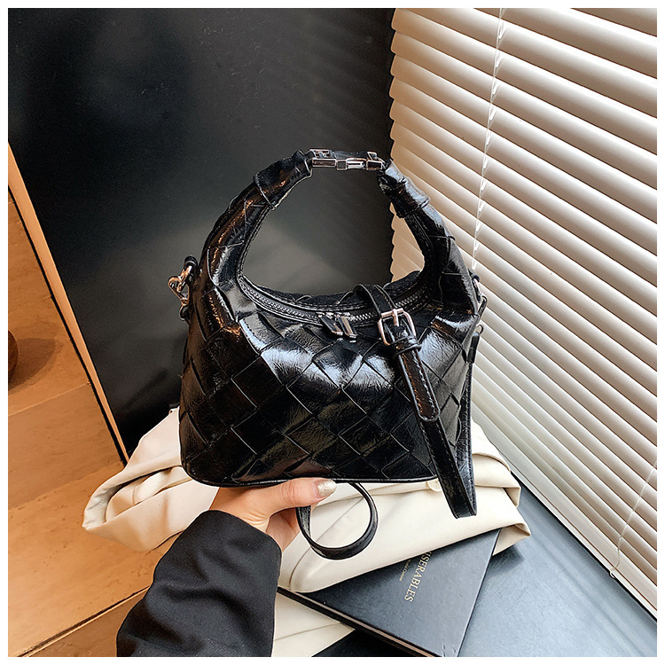 Luxury Brand Designer Bag Niche Bags For Women 2025 New Summer Versatile Super Popular Crossbody Bag Korean Style Handheld Woven Dumpling Bag