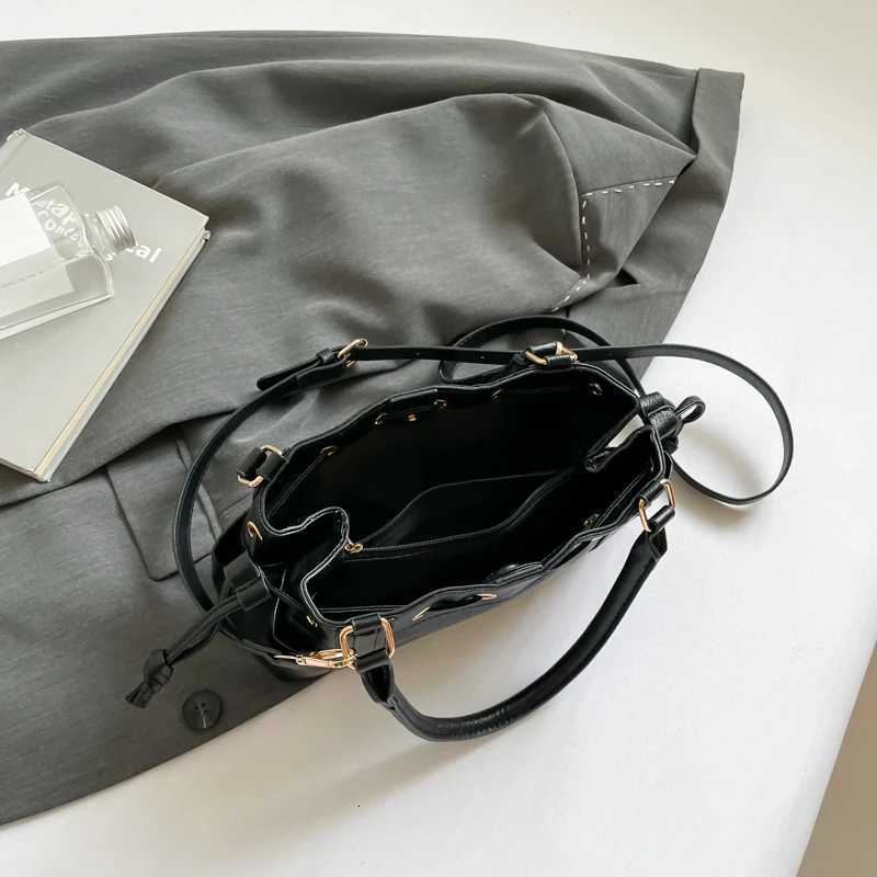 LEFTSIDE PU Leather Small Bucket Crossbody Bags Lady Shoulder Bag for Women 2025 New Fashion Short Handle Handbags and Purses Z251024