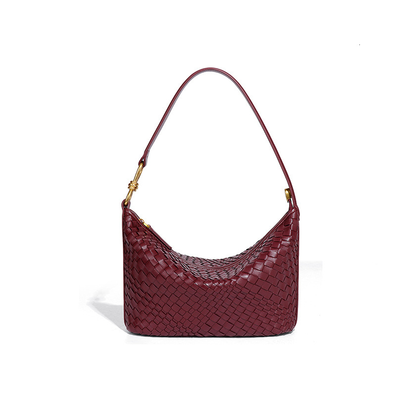 New Handheld Woven Niche High-end Versatile Underarm Dumpling Shoulder Commuting Stylish Handmade Bag