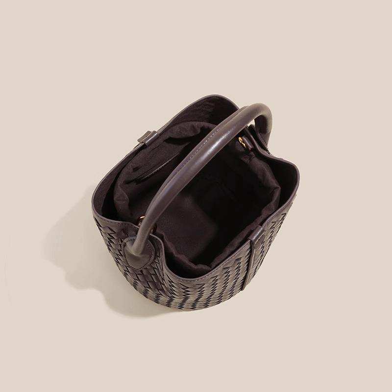 Luxury Brand Designer Bag Women's Bag 2025 New Fashion Sheepskin Woven Bag Large Capacity Basket Bucket Bag Handheld Shoulder Crossbody Bag