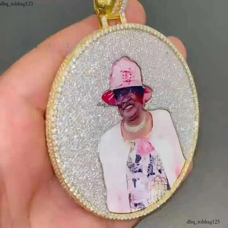 Custom Hip Hop Mens Jewelry Vvs Moissanite Iced Out Jesus Sterg Sier Gold Rapper Pendant Necklace 111