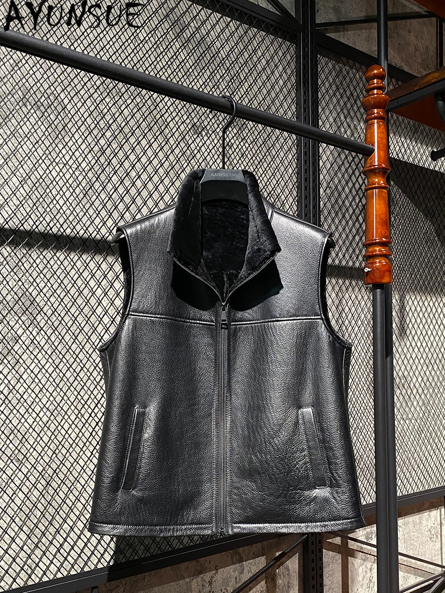 AYUNSUE Natural Sheepskin Fur Vest 2025 Slim Winter Clothes Mens Fur Sleeveless Jackets Fashion Genuine Leather Jacket Men Warm 251020