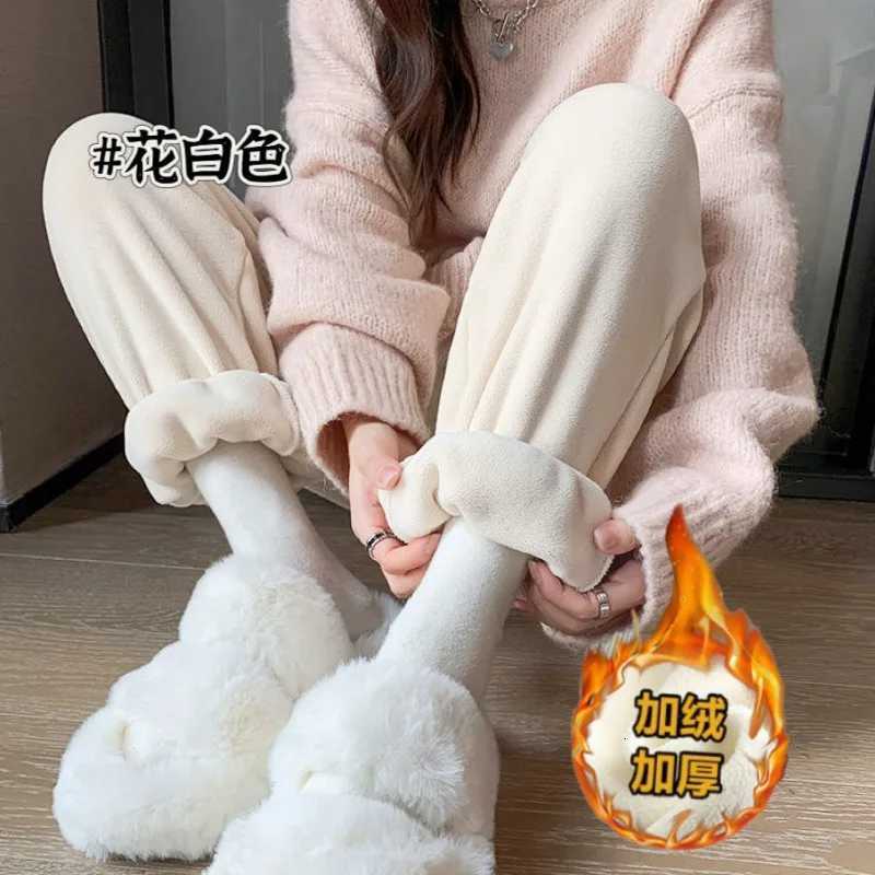 Winter Thick Warm Pants Women Velvet Elastic High Waist Sweatpants Jogger Casual Thick Sweatpants Windproof Pants For WomenT251025