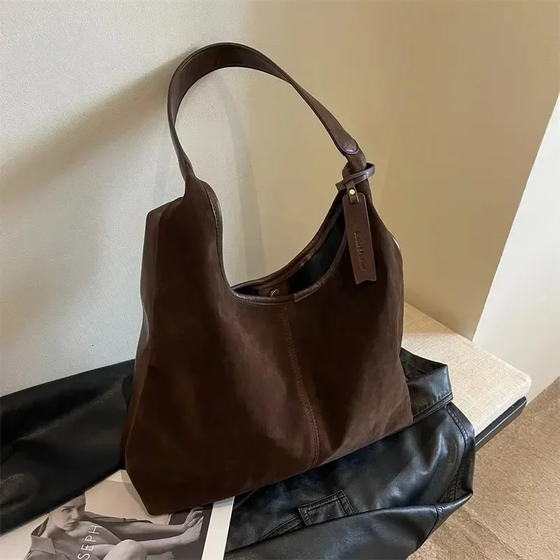 Retro Suede Frosted Tote Bag Autumn and Winter Versatile Work Commuting Shoulder Womens Bags Handbags 251018