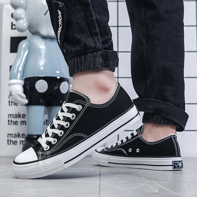 Couple Canvas Shoes Breathable and Versatile Mens Sneakers Softbottom and Antislip Casual Sports Shoes 251023