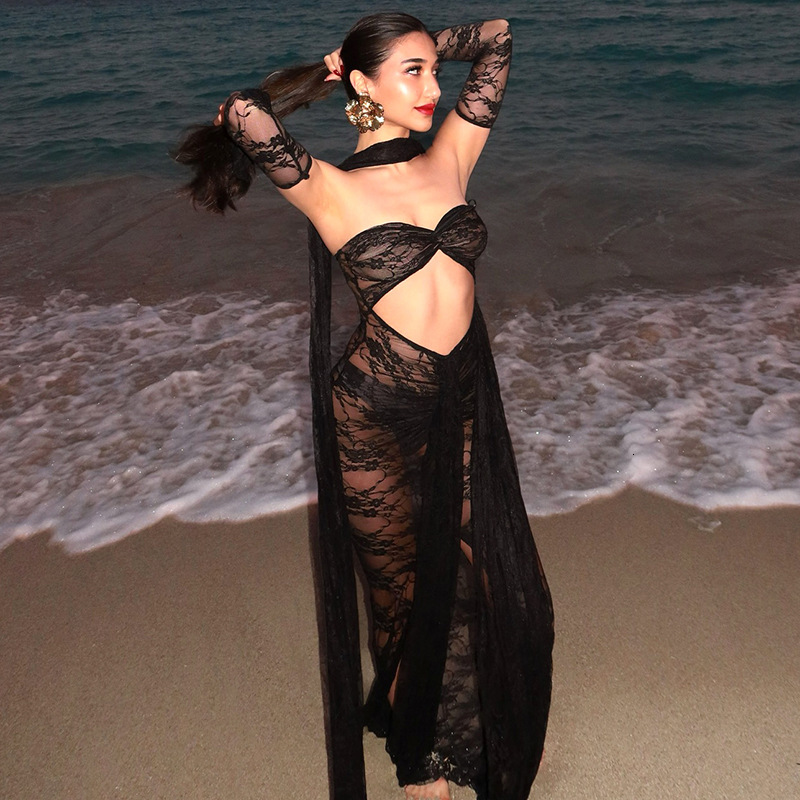 New designer fashionable European and American style women's fashionable sexy strapless long sleeved lace dress