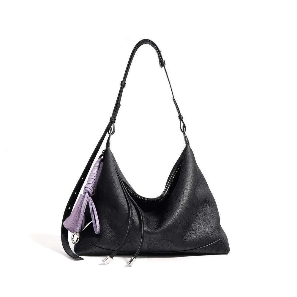 Luxury bag New Niche Simple Style Large Capacity Commuter Tote High end Fashion Underarm Bag