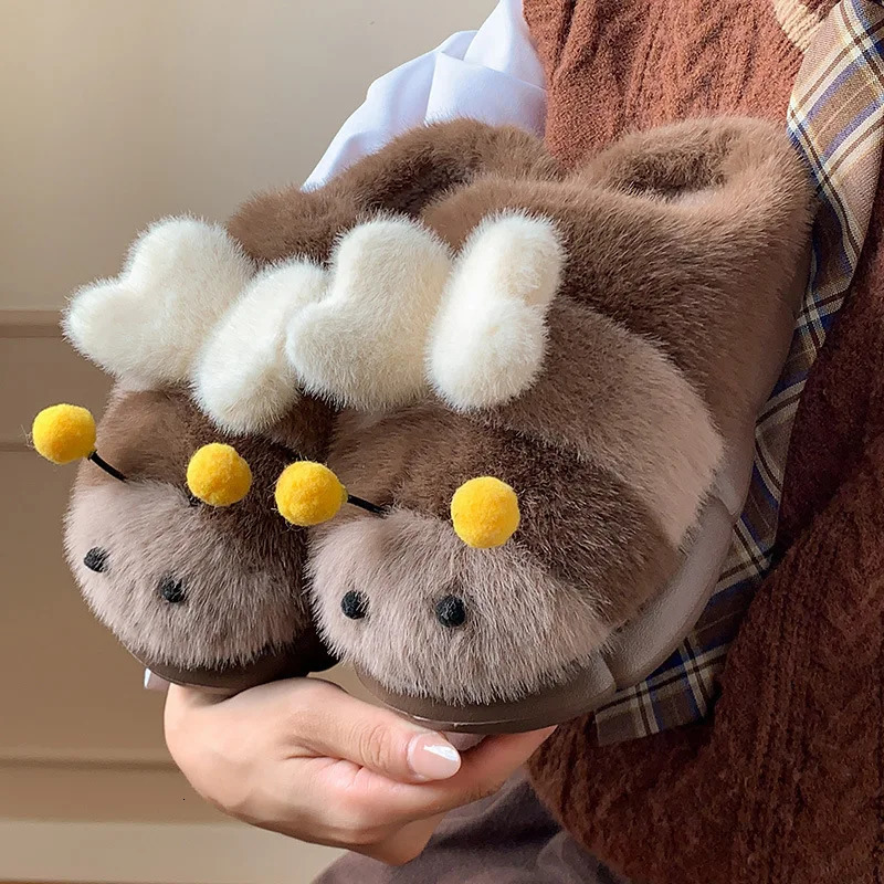 Cute Bee Winter Home Plush Slippers Womens Cotton Slippers Low Heel Soft Bottom Home Shoes Antislip Furry Comfortable Footwear251020