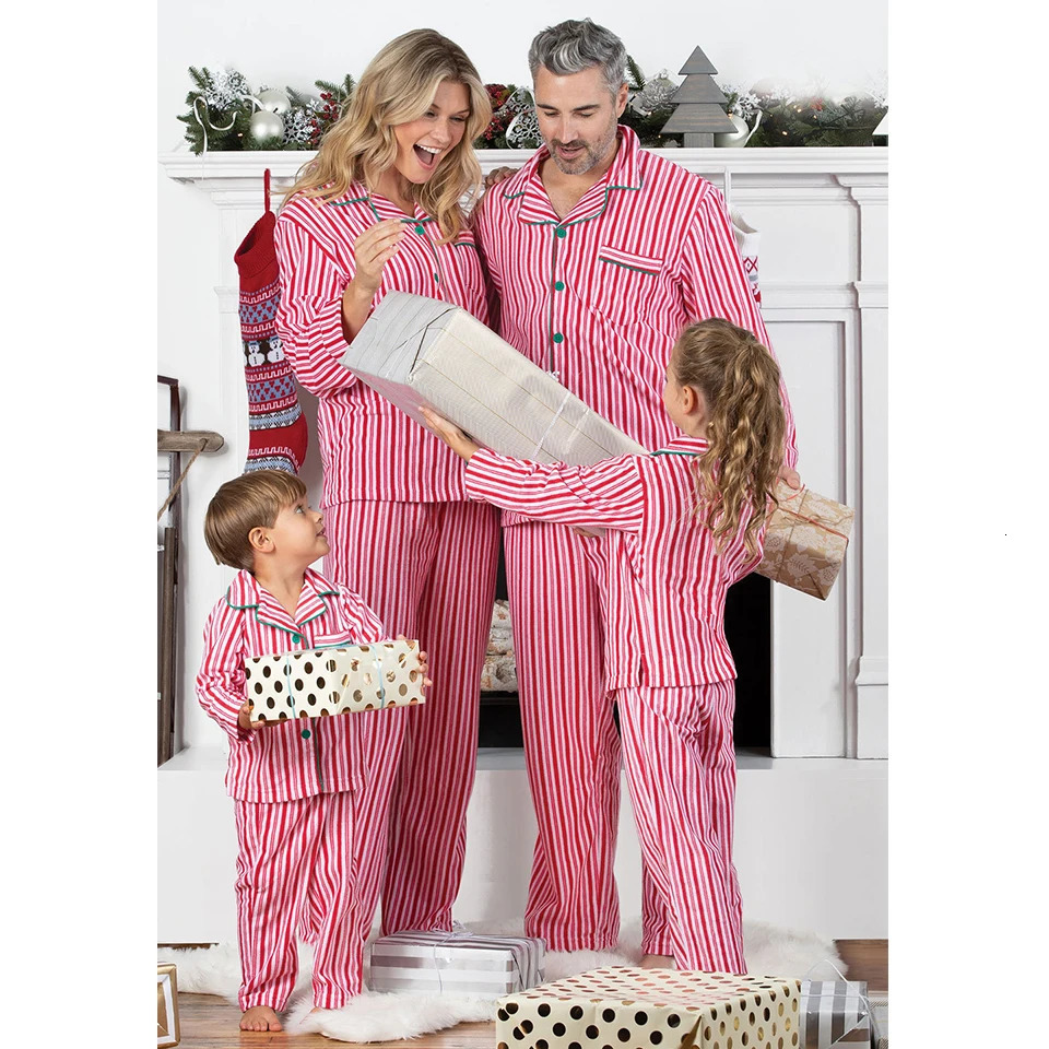 Parents Children Baby Dog Whole Family Matching Christmas Pajamas Set Fashion Shirt Pants Sleepwear Boys Girls Loungewear 251023