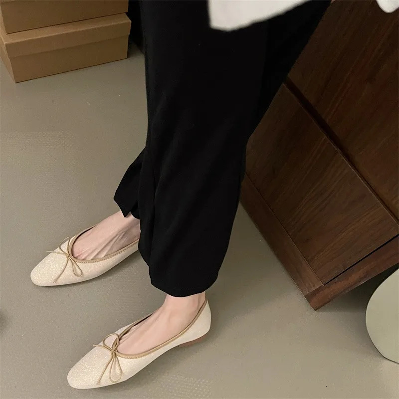 Spring Womens Mary Jane Shoes Fashionable OnePiece Sandals Comfortable Street Style Soft Bottom Womens Flat Shoes 251023