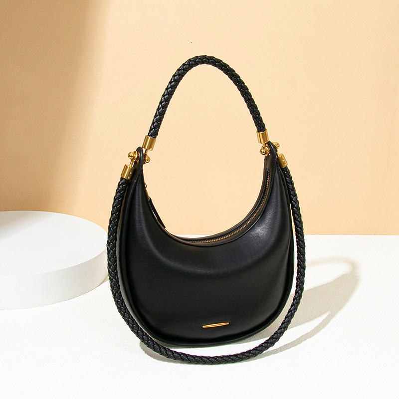 High-End Underarm Versatile Light Luxury Niche Black Single Shoulder Crescent Handwoven New Moon Bag