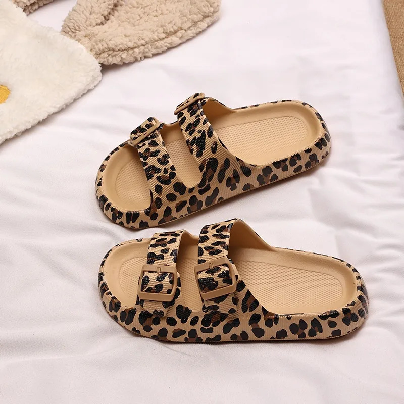 Summer Women Comfort Slippers Leopard Soft ThickSoled Cloud Slides Travel Vacation Beach Shoes Women Sandals 251023