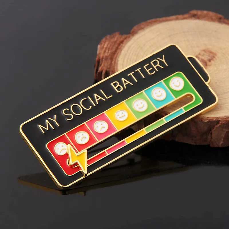 Mood Conversion Energy Brooch for Women Men My Social Battery Badge Expression Pins Brooches on Clothes J251115