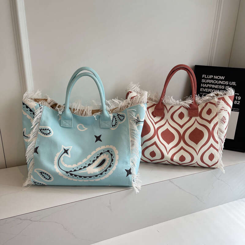 Korean Style Letter Tassel Canvas 2025 New Large Capacity Simple Commuter Student Shoulder Tote Bag Handbag
