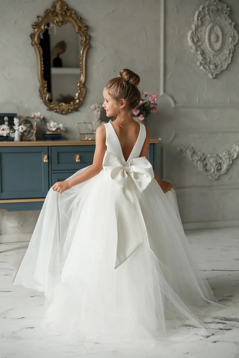 BABYONLINE White First Communion Dress Sparkly Tulle Princess Gown Bow Back Kids Flower Girl Dresses For Wedding Party 251023