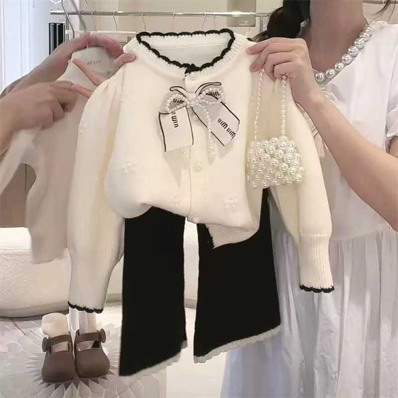 Children's sweater coat, two-piece set in the style of Chanel, autumn 2025 new arrival, sweet girl's outfit L251025