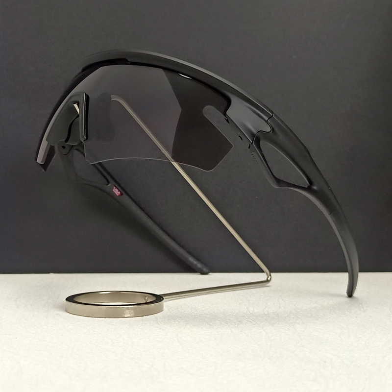 New sports and fashionable cycling sunglasses, outdoor sunshade and anti glare sunglasses, cool driving sunglasses