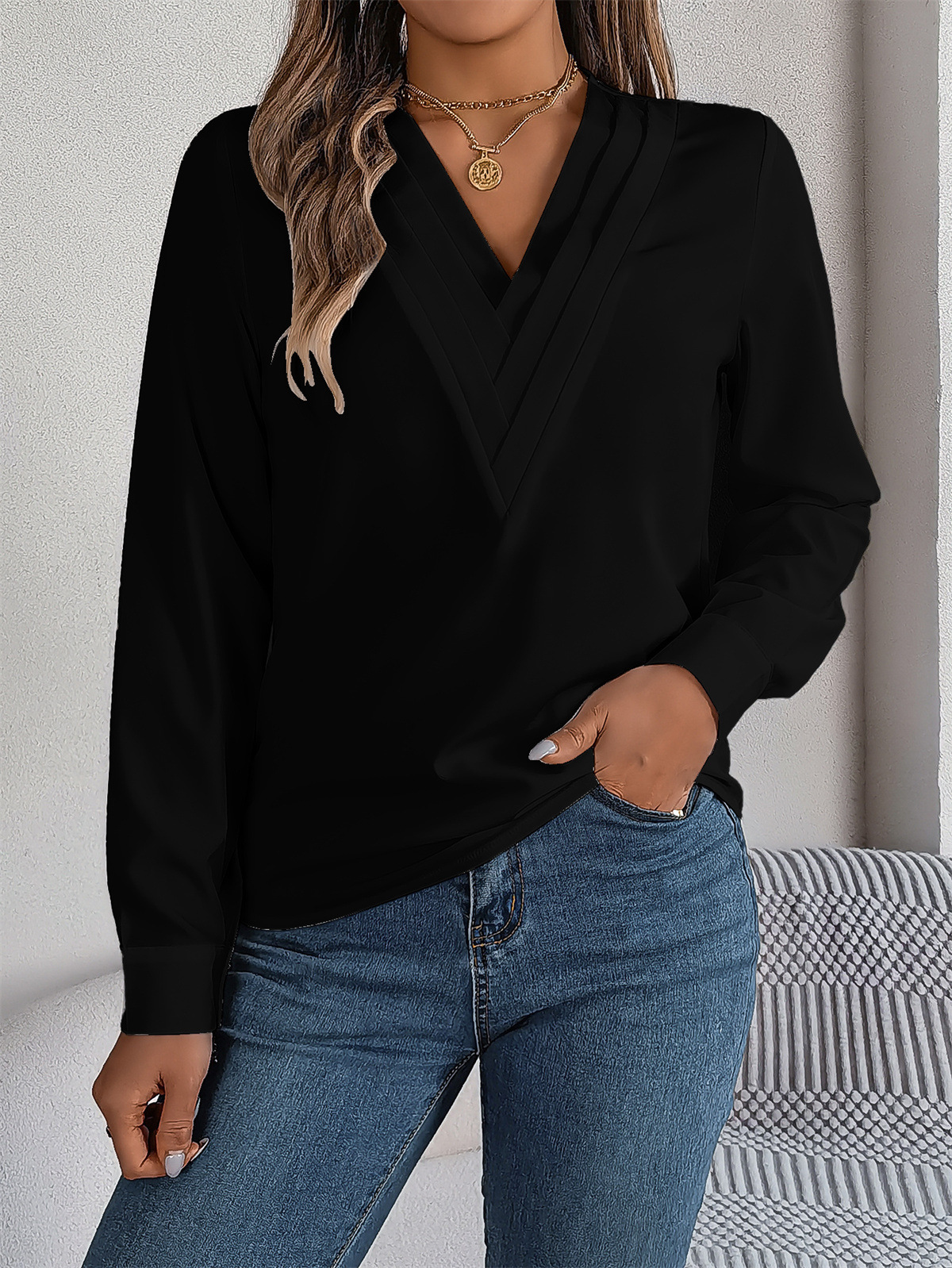 Long Sleeve Shirt Womens 2025 Autumn and Winter New V Neck Top