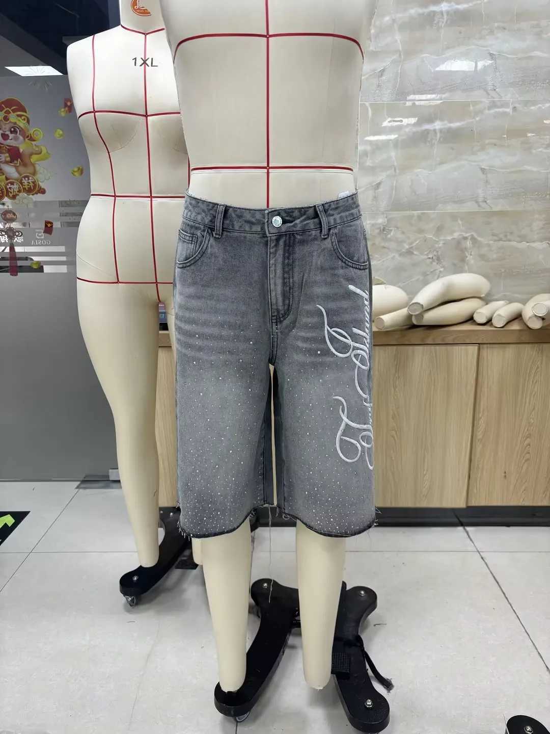 Mens Summer Casual Denim Shorts Knee Length Trendy Letter Embroidered Rhinestone Jeans Shorts Fashion StreetwearXJ251025