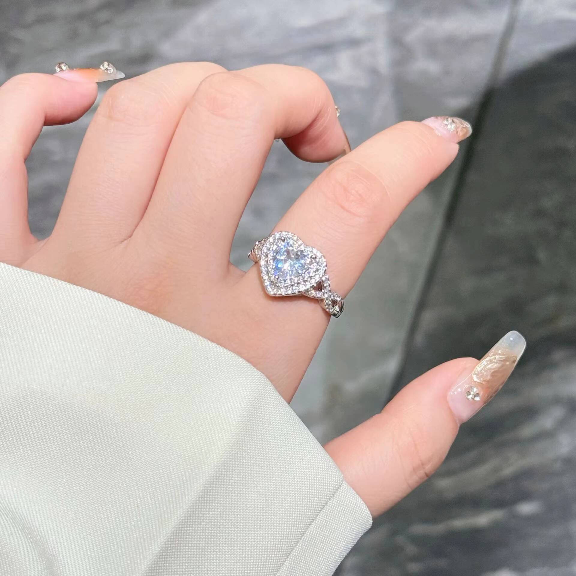 European American Fashion Heart Shaped Zircon Ring for Women Ins Minimalist Style Luxury Elegant Full Zircon Thin Band