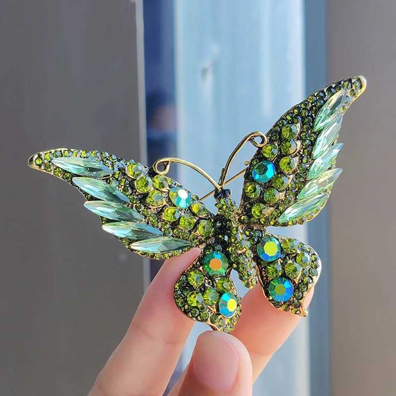 European And American Style Butterfly Brooch Alloy Pin Womens Clothing Corsage Animal Insect Scarf Buckle J251115