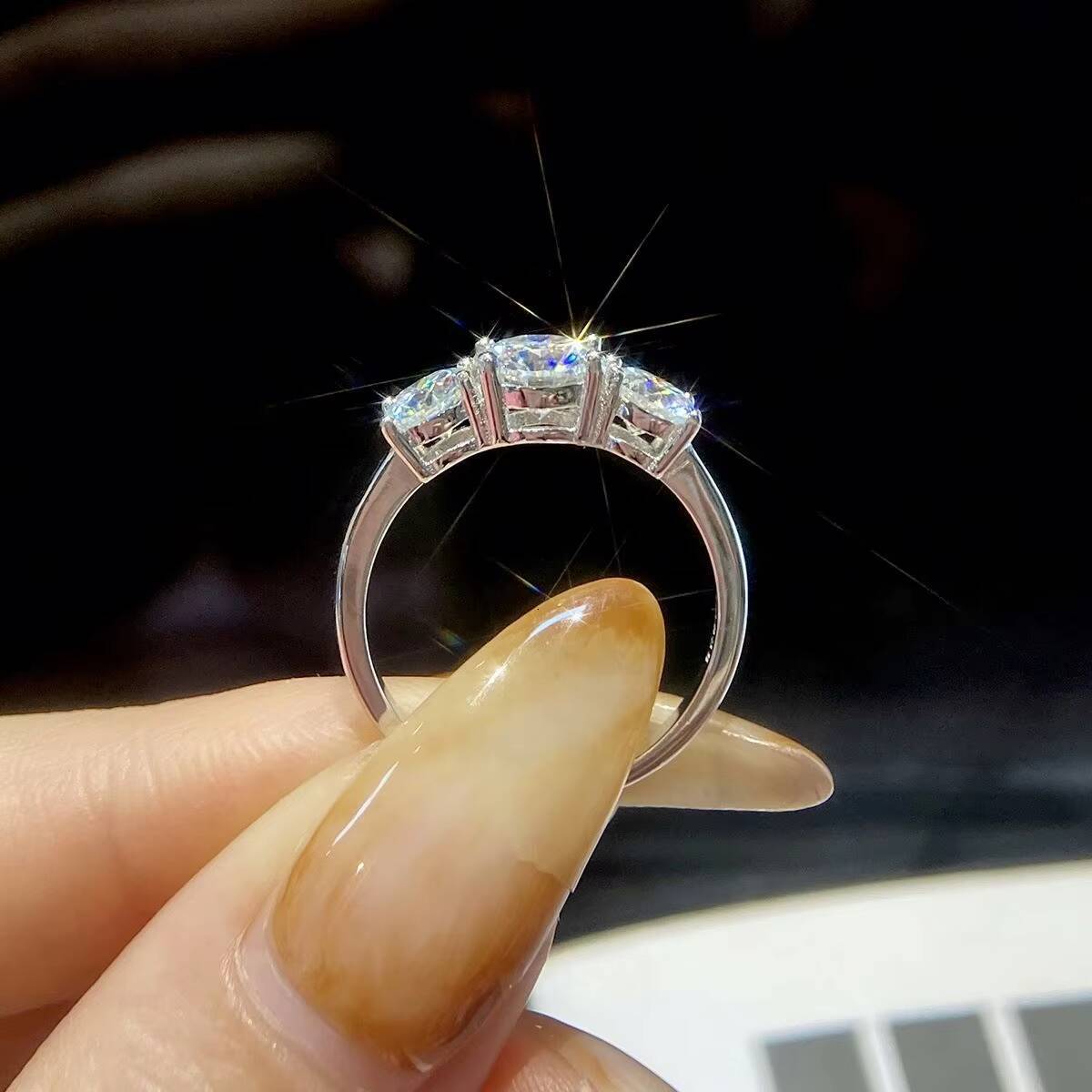 Gra Certificate VVS D Color 1ct Moissanite 3 Stone Ring 925 Sterling Silver18K Gold Rhodium Plated Women Engagement Jewelry Gift