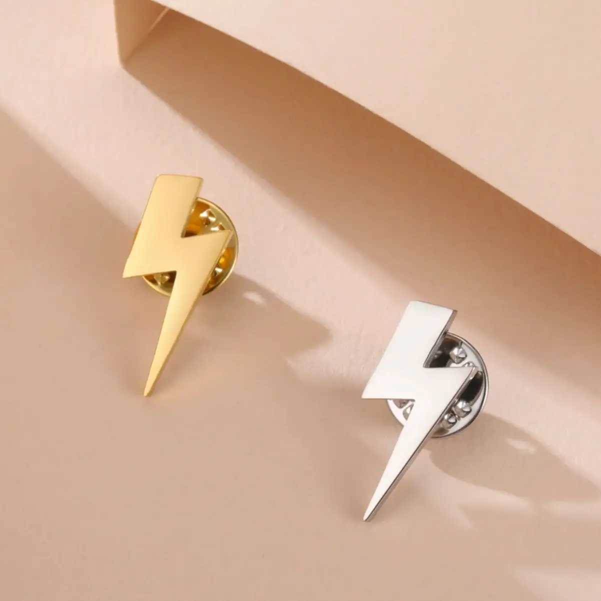Teamer Lightning Brooch Stainless Steel For Women Man Fashion Suit Accessory Daily Wear Simple Style Party Jewelry Gift 2025 New J251115