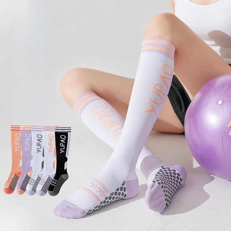 Running Compression Socks Varicose Veins Swollen Long Tube Socks 2030mmhg Men Women Marathon Cycling Football Gym Sports Socks Y251024