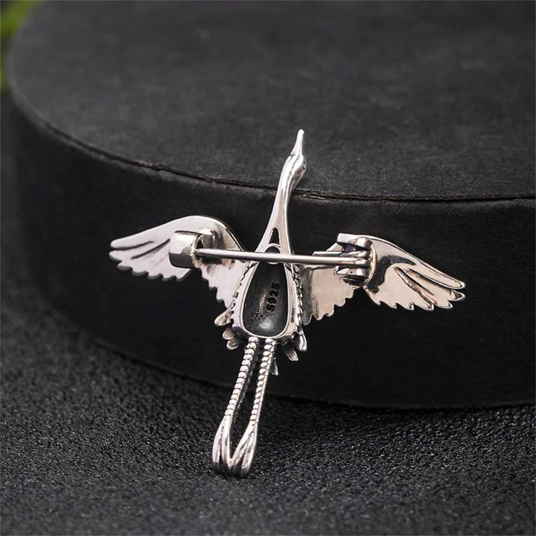 100S925Pure Silver Retro Flying Crane Brooch Collar Simple Personalized Pin Clothing Jacket Women Men Accessories Charm Jewelry J251115