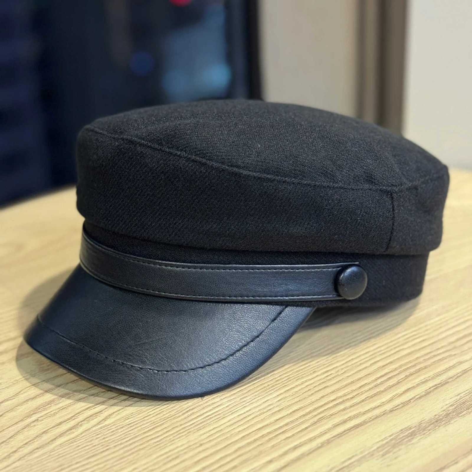 2025 Retro Wens Octagon Hat PU Leather Wool Blend Newsboy C British Style Winter Beret Y251025