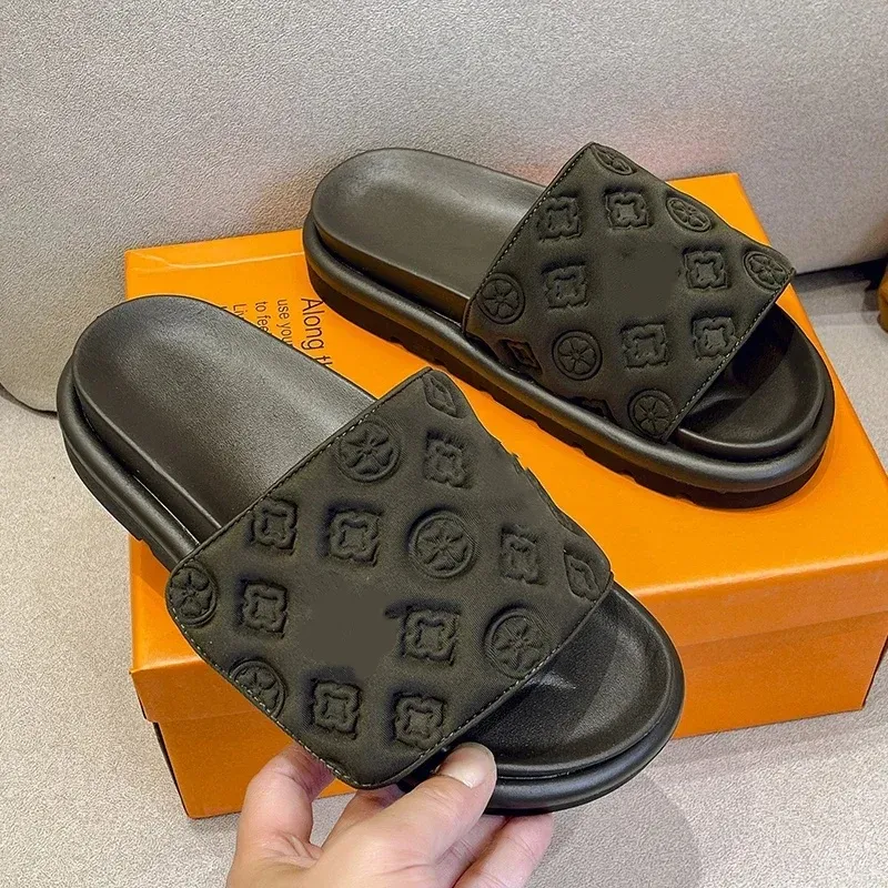 Designers Luxury Slippers Slide Ladies Magic Sticker Flat 2025 Summer Design For Women Elegant Home Outdoor Sandals