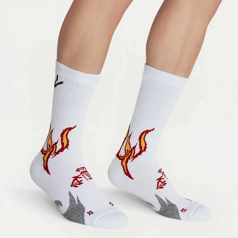 Veidoorn 3 Pairs NonSlip Sports Socks for Men Women Breathable Athletic Cushioned Ankle Socks Towel Sole Trendy Flame Pattern Y251024