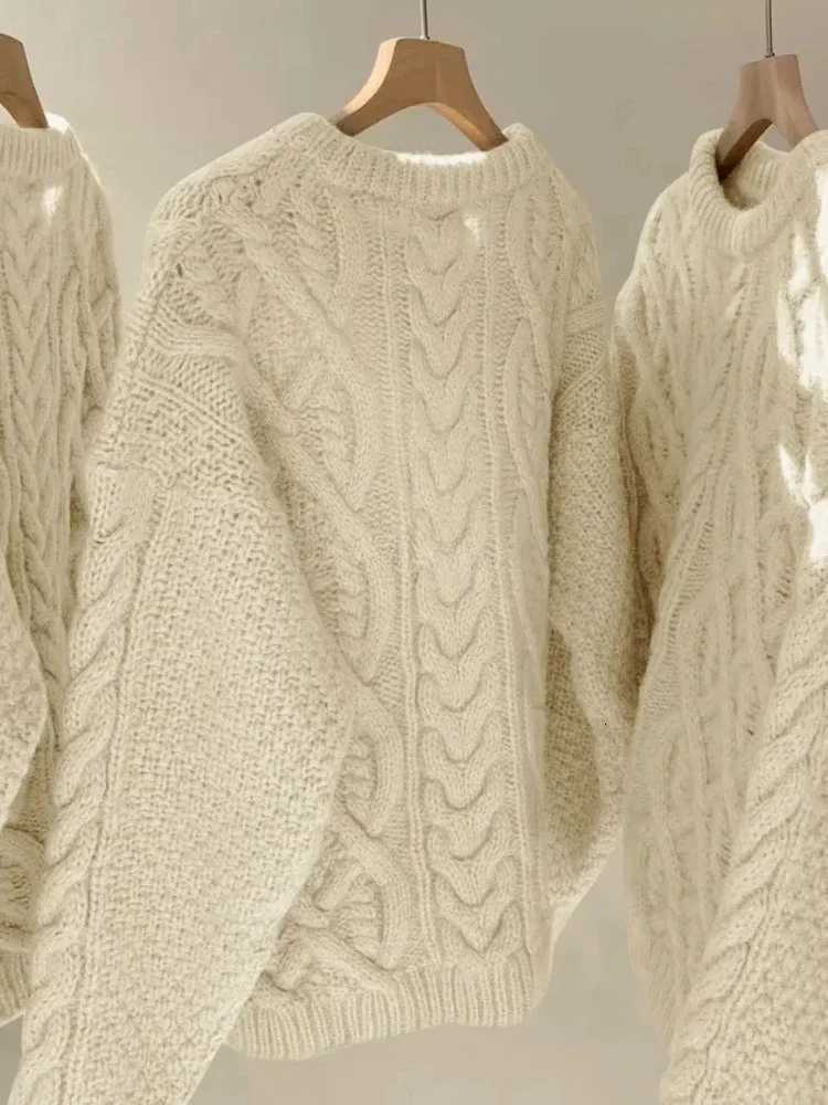 Japanese Retro Korean Off White Fried Dough Twists Sweater Women Thickened Outer Loose Lazy Style Thin Wool Knitting Top FemaleT251025