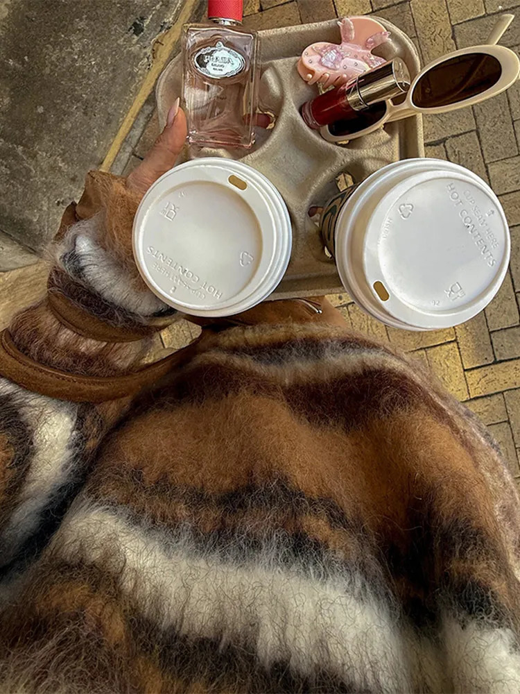 Retro Mohair Striped Sweater Women Casual Loose Plush Oneck Full Sleeve Sweaters Female 2025 Autumn Chic Street Knitwear 251023