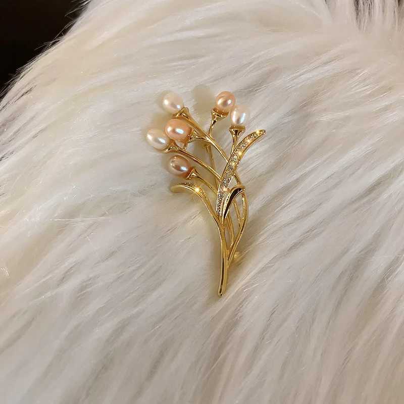 100 Natural Freshwater Pearl 14K Gold Filled Trendy Flower Ladies Brooch Jewelry For Women All Match Accessories J251115