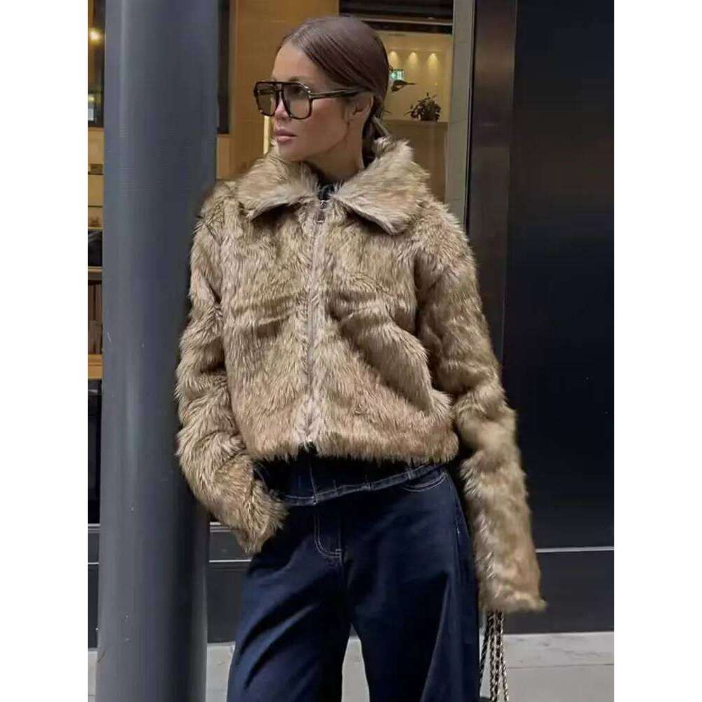 Women Winter Warm Faux Fur Coats Lapel Long Sleeve Zipper Jacket Female Fashion High Street Short Coat Outerwear