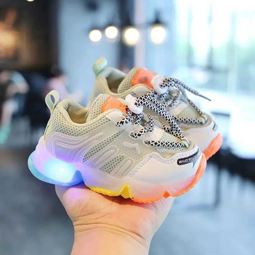 Baby Led Light Up Shoes Girls Breathable Glowing Sneakers Boys Antislippery Sneakers Children Luminous Casual ShoesT251025