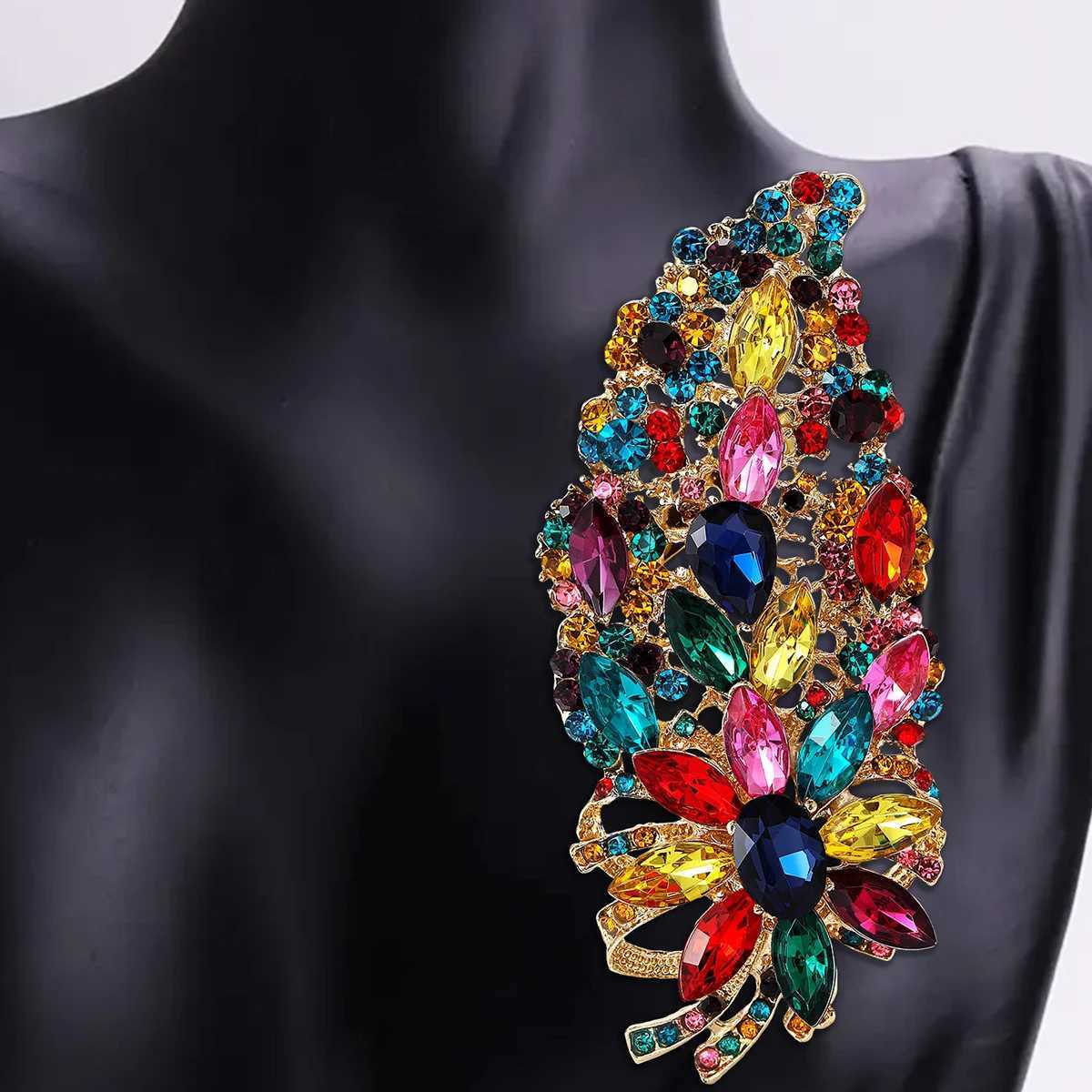 BeautBerry Shiny Large Glass Flower Brooches for Women Unisex Rhinestone Pins 6color Available Casual Party Accessories Gifts J251115