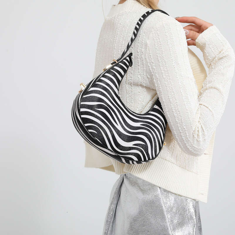 Moon Underarm Trendy New Women's Casual Version Spring Personality Temperament Handheld Shoulder Bag