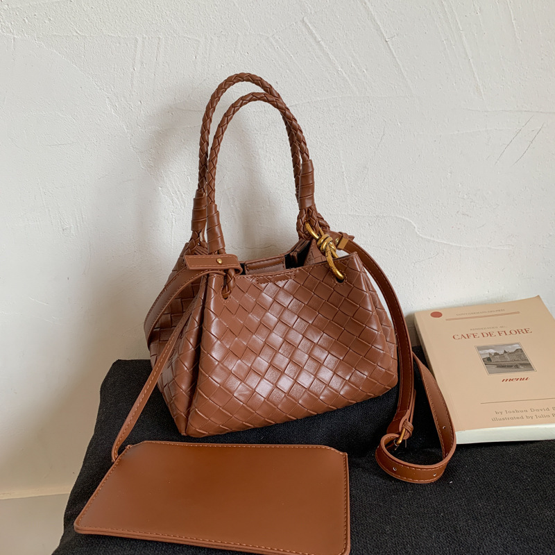 Luxury Brand Designer Bag Woven Pattern Bucket Bag Fashion Niche High-End Sense Basket Bag Soft Leather Commuter Handheld Crossbody Bag For Women