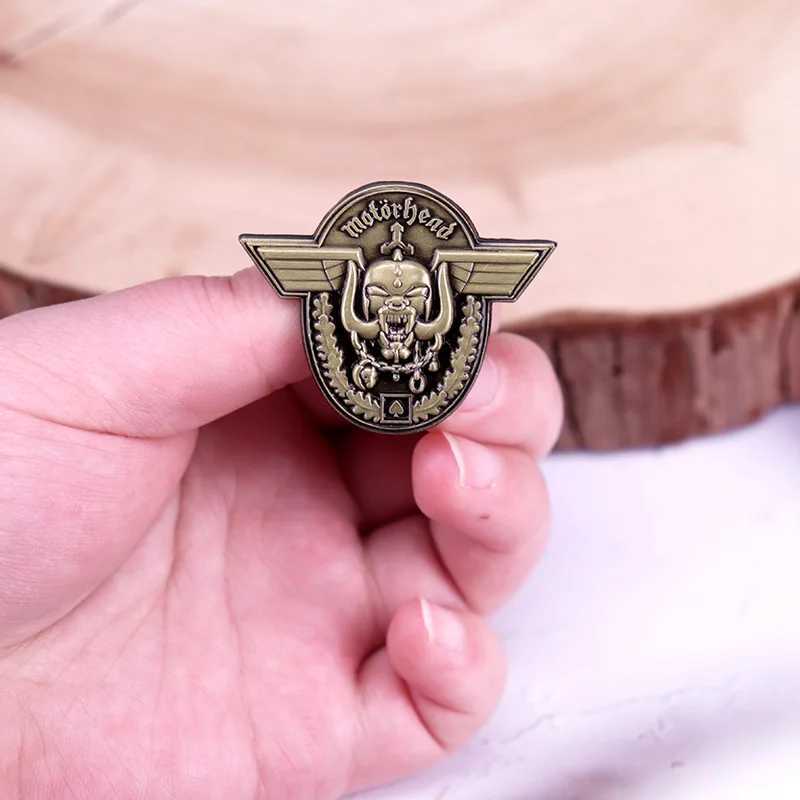 Hammered Album Inspiration Badge Rock Music Brooch Music Fans Gift Accessories J251115