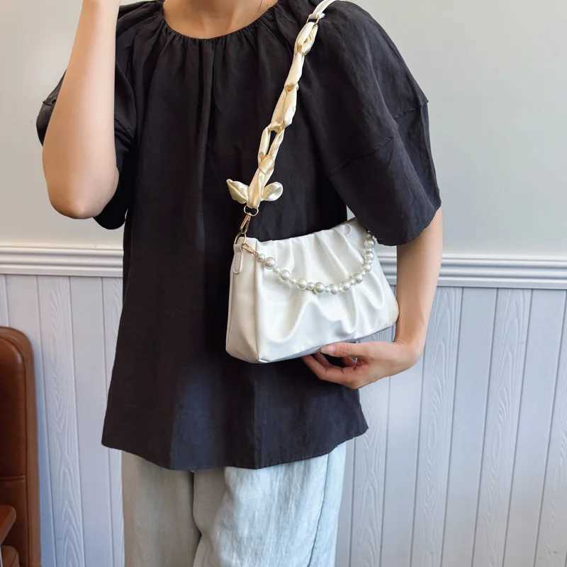 2025 Womens Ready To Ship Shoulder Bag PearlEmbellished Underarm Purse Timeless Crossbody Flap Clutch Z251024