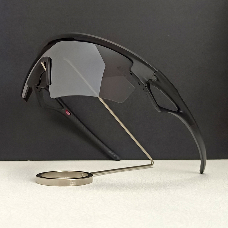 New sports and fashionable cycling sunglasses, outdoor sunshade and anti glare sunglasses, cool driving sunglasses